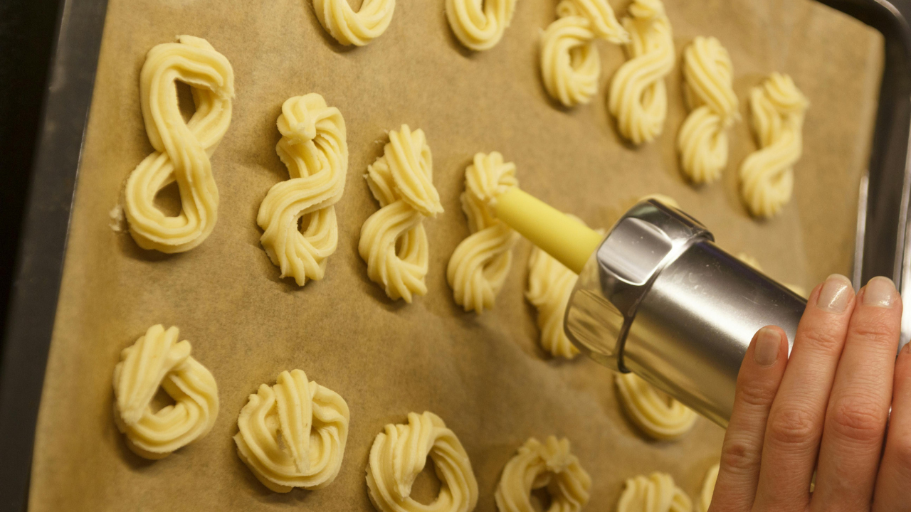 6. Use portioning tools instead of spoonfuls