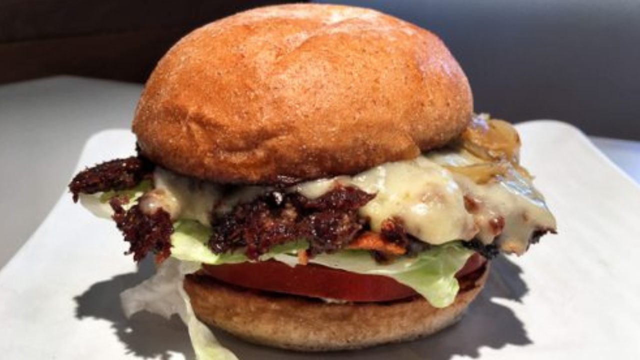 14. Burger Lounge