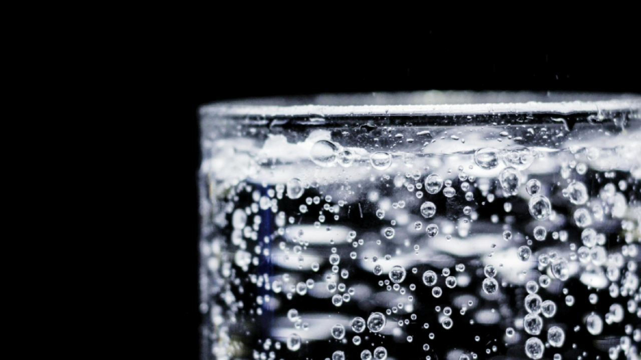 4. Choose sparkling water instead of soda