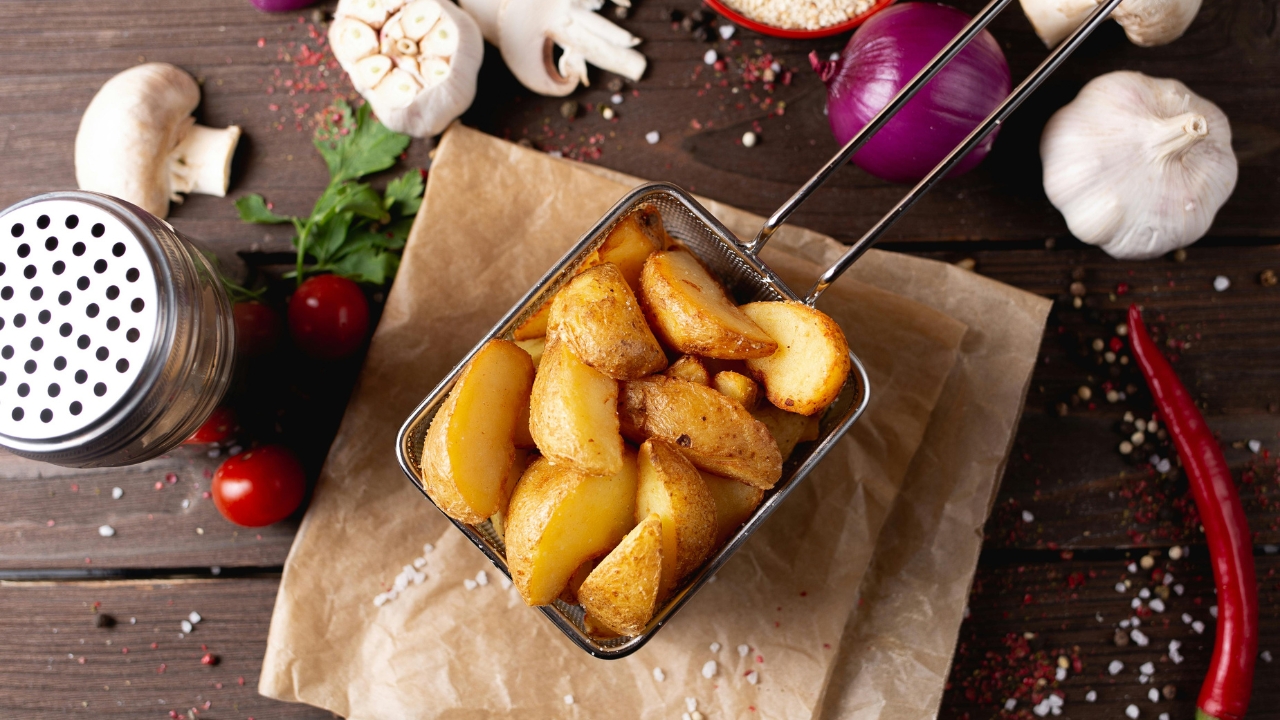 9. Crispy garlic parmesan potato wedges