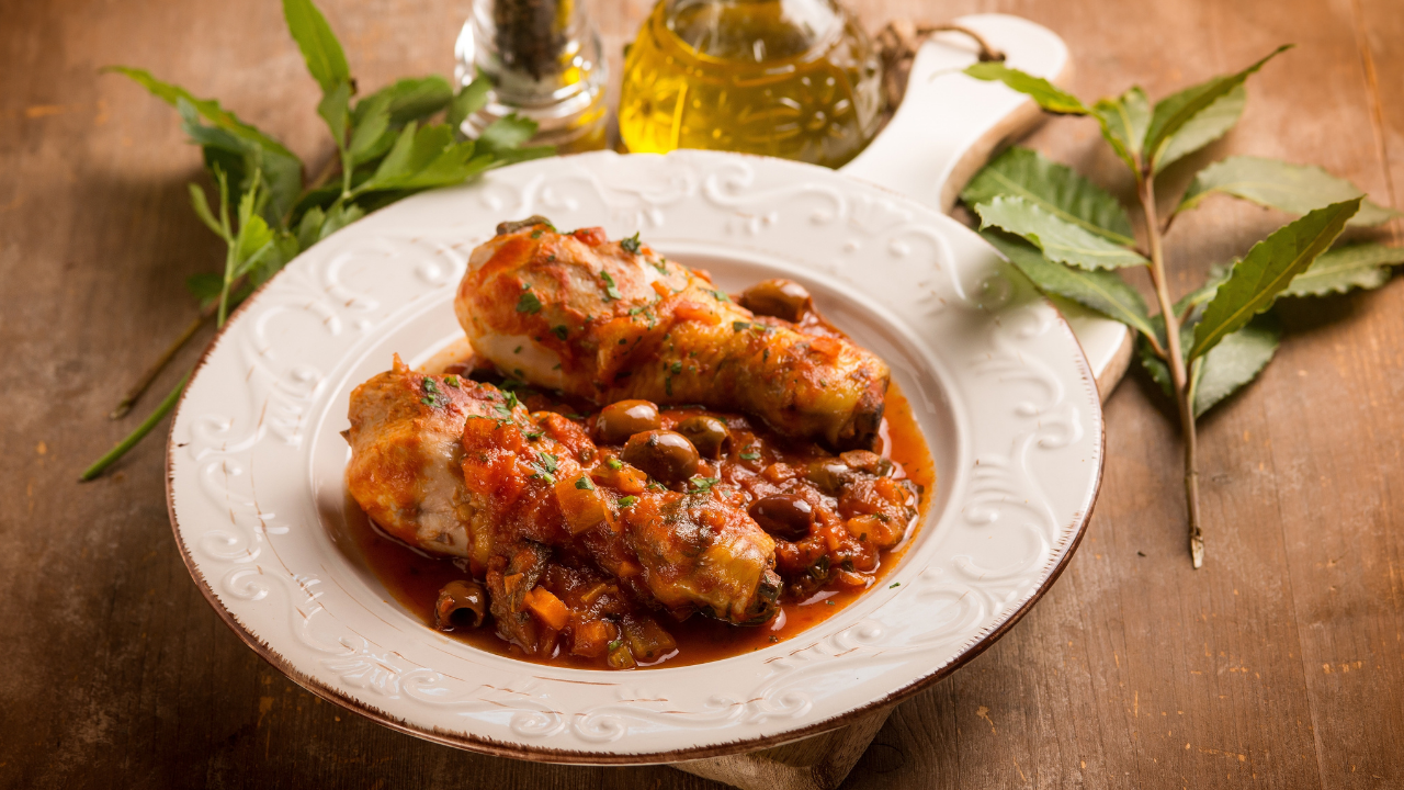 9. Chicken, Red Pepper, and Olive Cacciatore — Italy