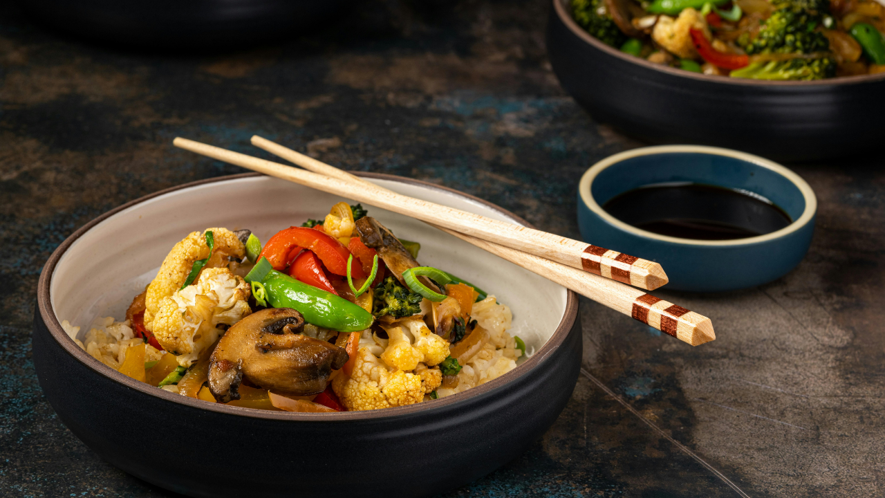 2. Steak, Pepper & Sugar Snap Stir-Fry